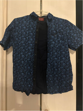 Boys Consequence Button Down Shirt Size 14 Blue Black Floral